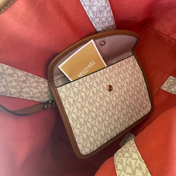 Unused Michael Kors Tote - Picture 2 of 5